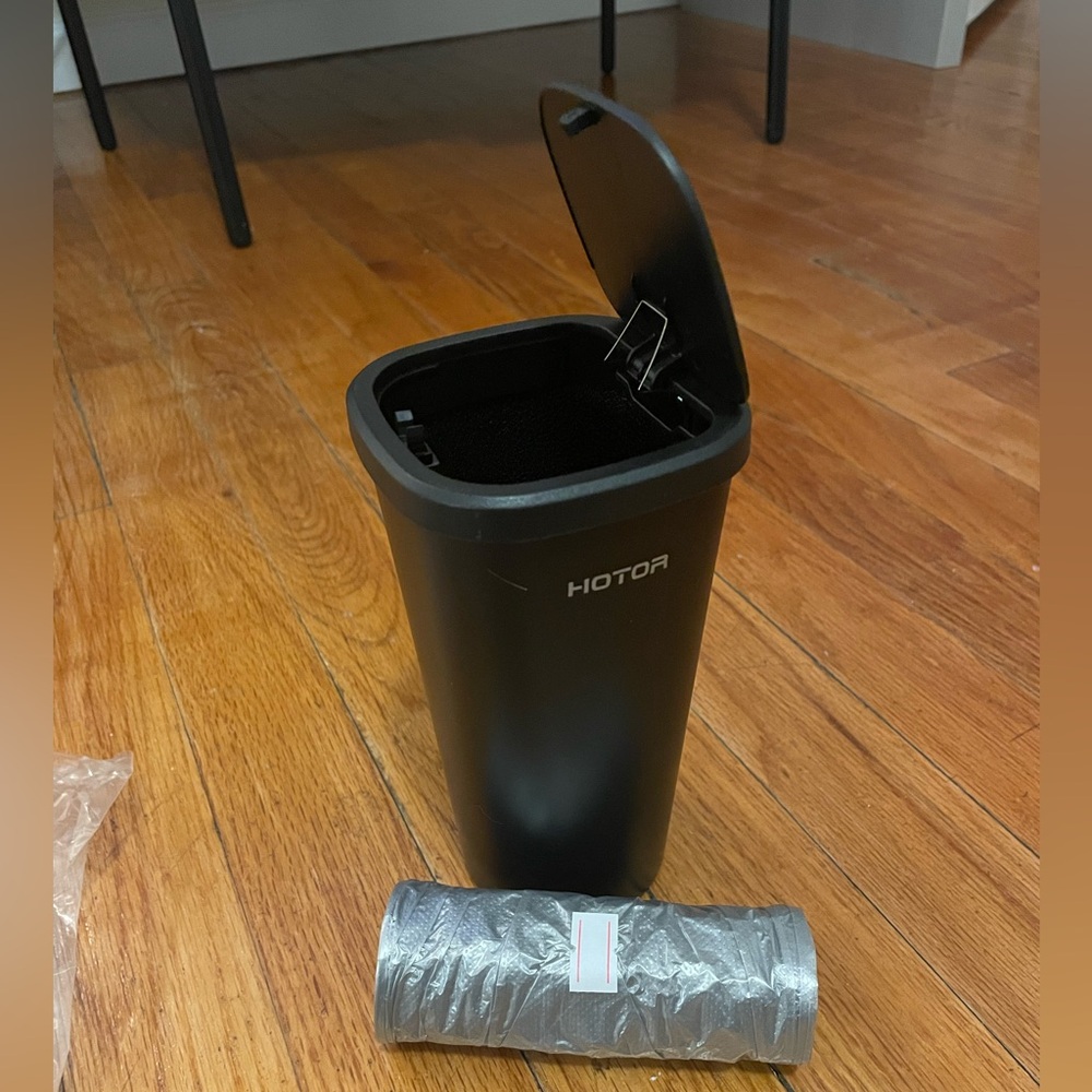 Hotor Mini trash can for car with garbage bags